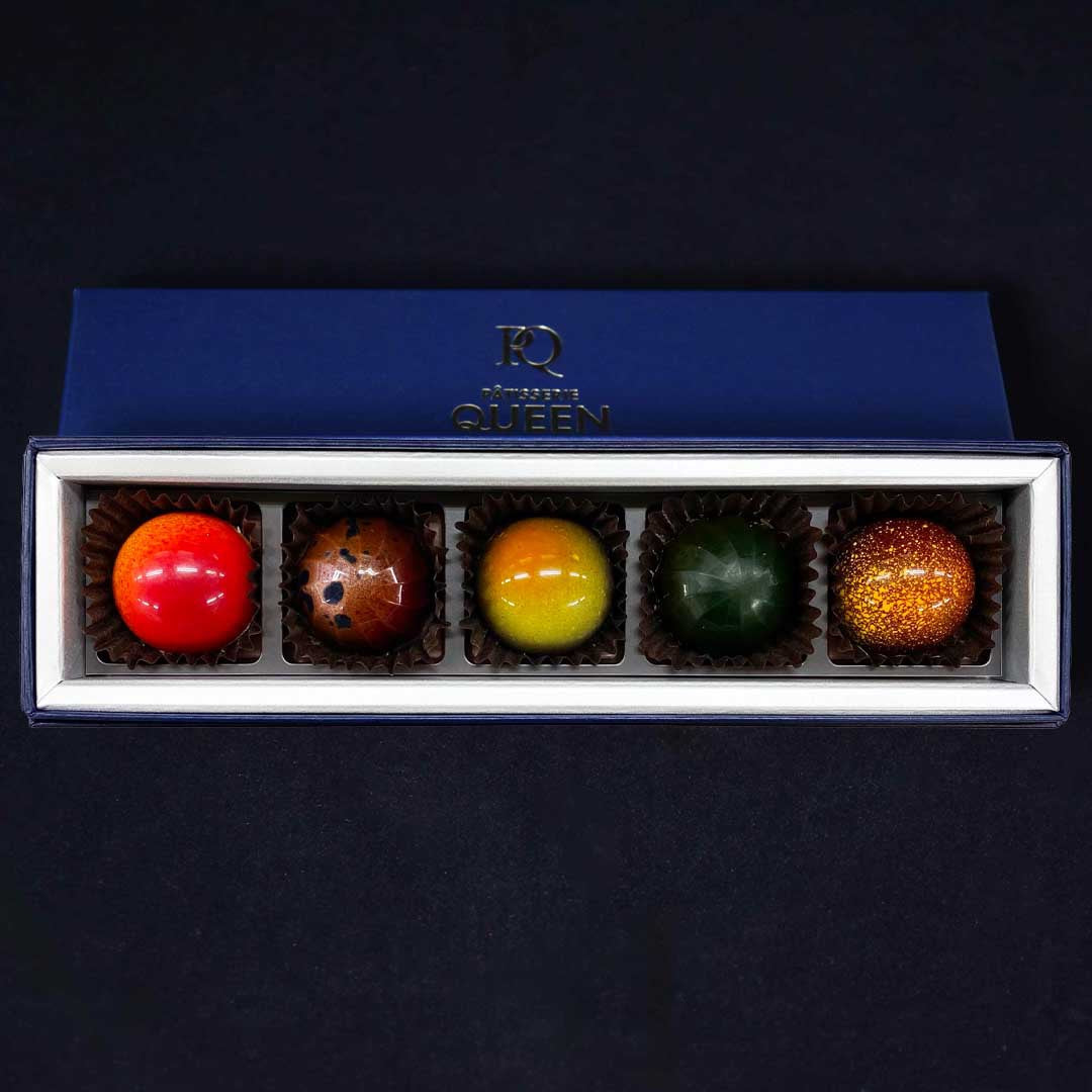 ボンボンショコラ5個入（バカンス、カシス×山椒、柚子キャラメル、ピスタチオ、キャラメルオランジェ） | 2026 Chocolate Collection