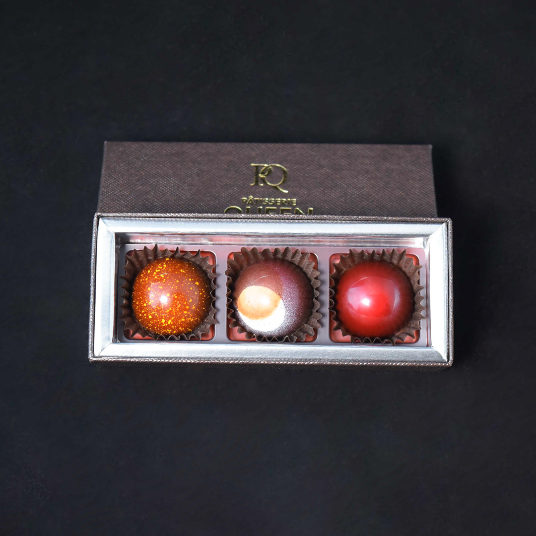ボンボンショコラ3個入（キャラメルオランジェ、プラリネアマンド、アールグレイ×フランボワーズ） | 2026 Chocolate Collection